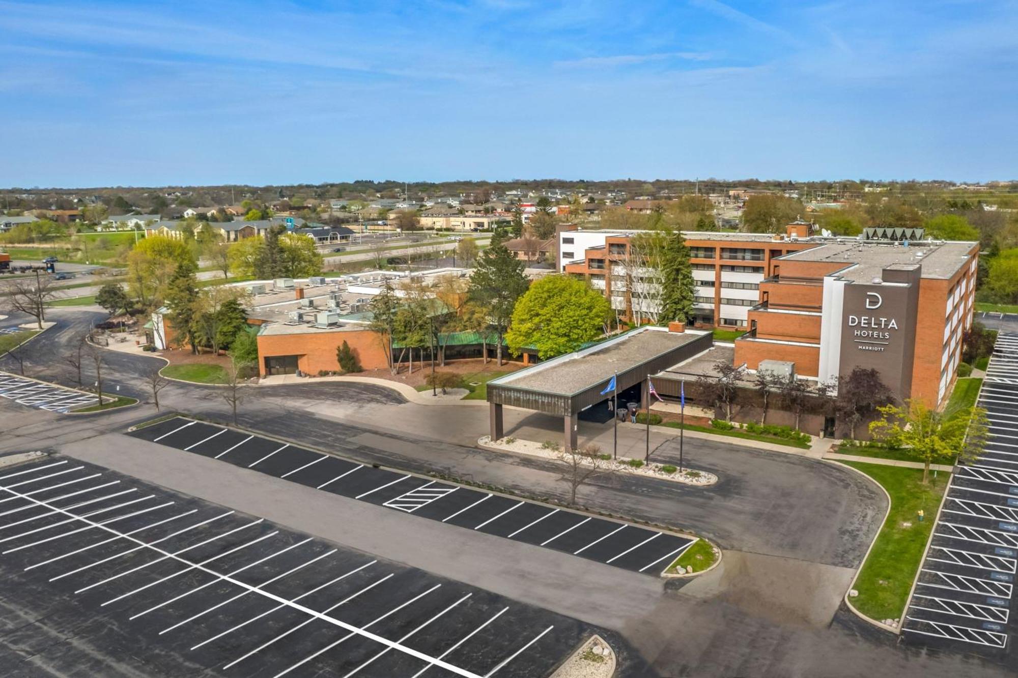 Delta Hotels By Marriott Mount Pleasant Racine Exterior photo