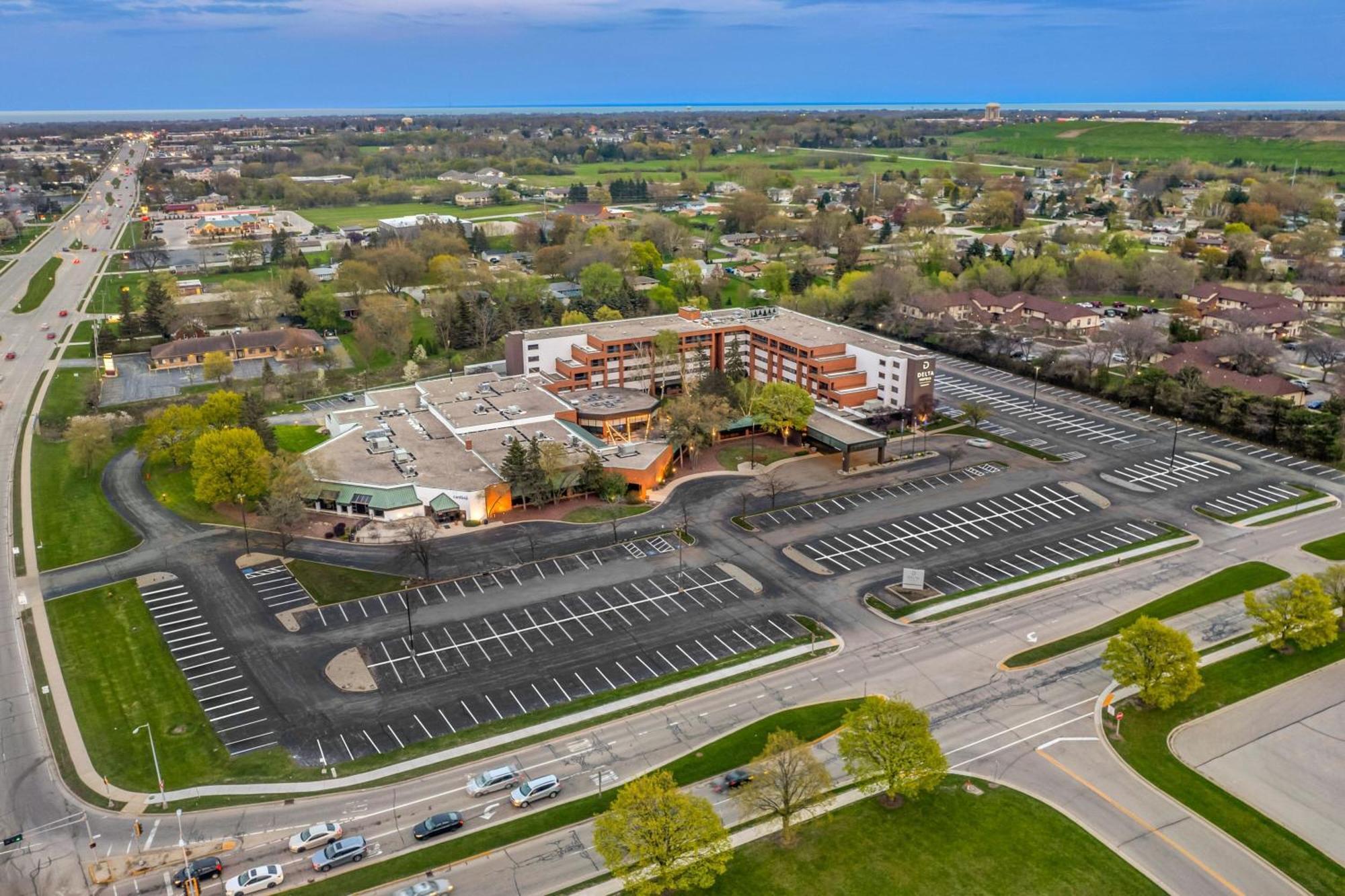 Delta Hotels By Marriott Mount Pleasant Racine Exterior photo