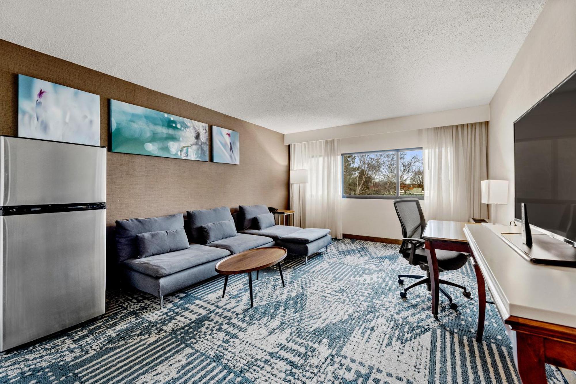 Delta Hotels By Marriott Mount Pleasant Racine Exterior photo